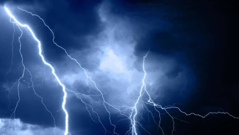 მეხი ქალს დაეცა