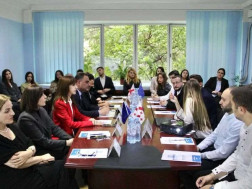 დევნილი სტუდენტები