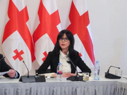 თეა ახვლედიან