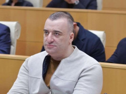რატი იონათამიშვილ