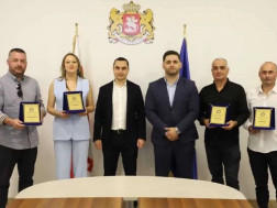 გიორგი ჯინჭარაძემ აფხაზეთის კულტურის სფეროში მოღვაწე ხელოვანები დააჯილდოვა