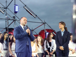 რუსთავში ოქროსა და ვერცხლისმედალოსან მოსწავლეთა დაჯილდოების ცერემონია გაიმართა