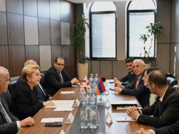 თინათინ რუხაძე 