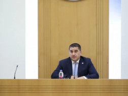 შალვა პაპუაშვილი   