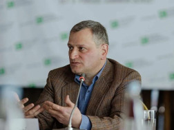 არმაზ ახვლედიანი