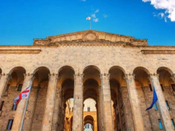 პარლამენტი    პარლამენტი