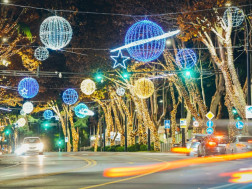 საახალწლო განათებები 