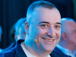 რატი იონათამიშვილი