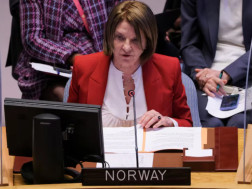 მონა იული