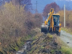 ფიქალების სარწყავი არხის გაწმენდითი სამუშაოები ფიქალების სარწყავი არხის გაწმენდითი სამუშაოები