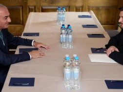 ზელენსკი პარიზში ირანის შაჰის შვილს შეხვდა