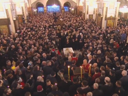 სამების საკათედრო ტაძარში ილია მეორის სულის მოსახსენიებელი პანაშვიდი მიმდინარეობს