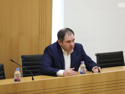 ნიკოლოზ სამხარაძე