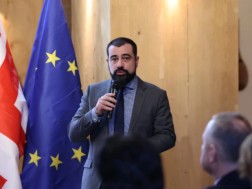 ლაშა ავალიანი