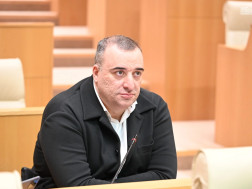 რატი იონათამიშვილი