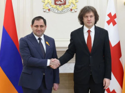 ირაკლი კობახიძე სომხეთის თავდაცვის მინისტრს შეხვდა  