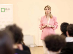 ცესკო ახალგაზრდებთან