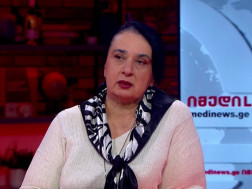 ნანა კაკაბაძე
