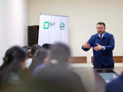 ცესკოს თავმჯდომარე ახალციხეში ეთნიკური უმცირესობების წარმომადგენელ ახალგაზრდებს შეხვდა