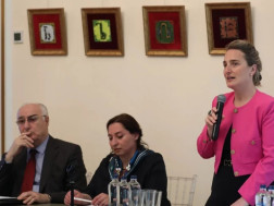 ქალთა და ბავშვთა საკითხებზე მომუშავე